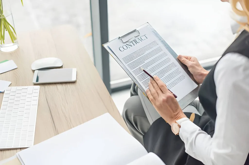 10 Contract Clauses a Commercial Contract Lawyer Always Checks Before You Sign
